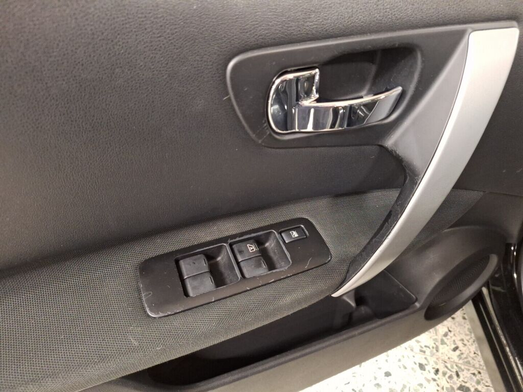 Nissan Qashqai 2008 Musta