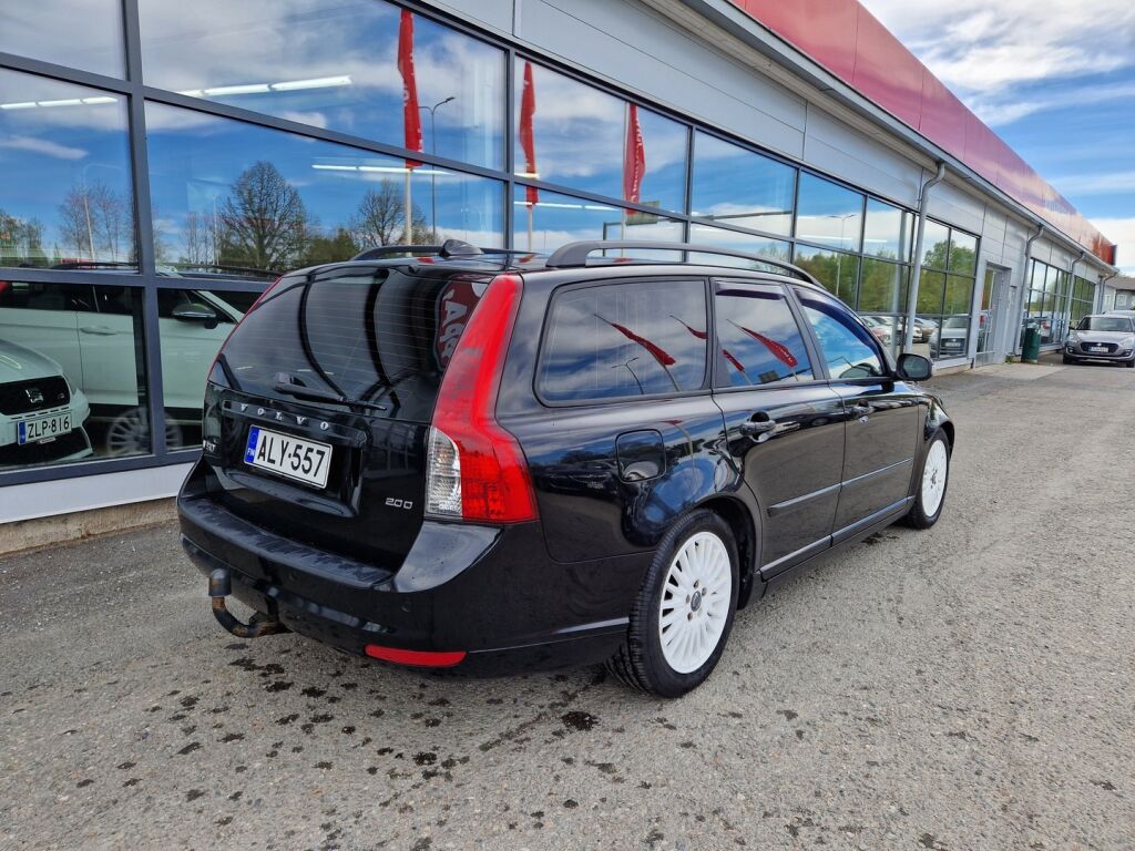 Volvo V50 2008 Musta