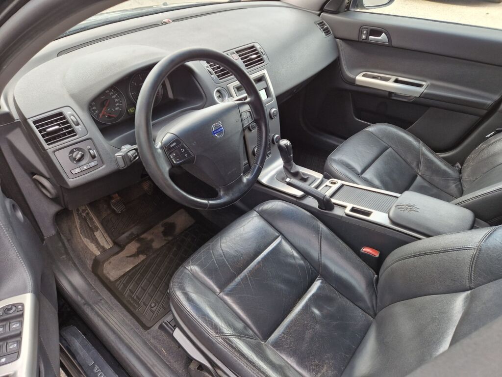 Volvo V50 2008 Musta