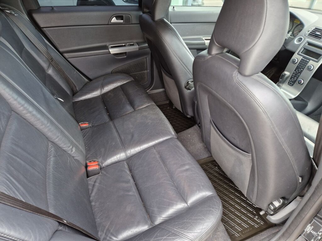Volvo V50 2008 Musta