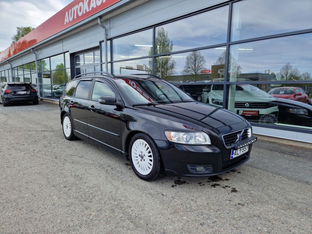 Volvo V50 2008 Musta