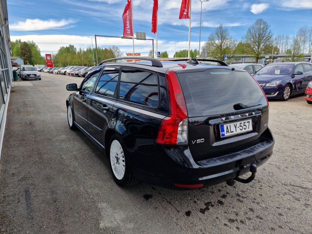 Volvo V50 2008 Musta