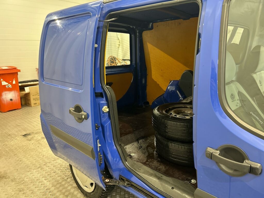 Fiat Doblo 2007 Sininen