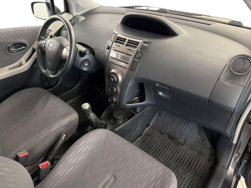 Toyota Yaris 2009 Harmaa
