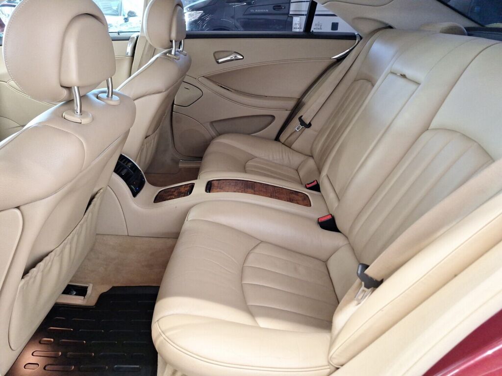 Mercedes-Benz CLS 2005 Punainen