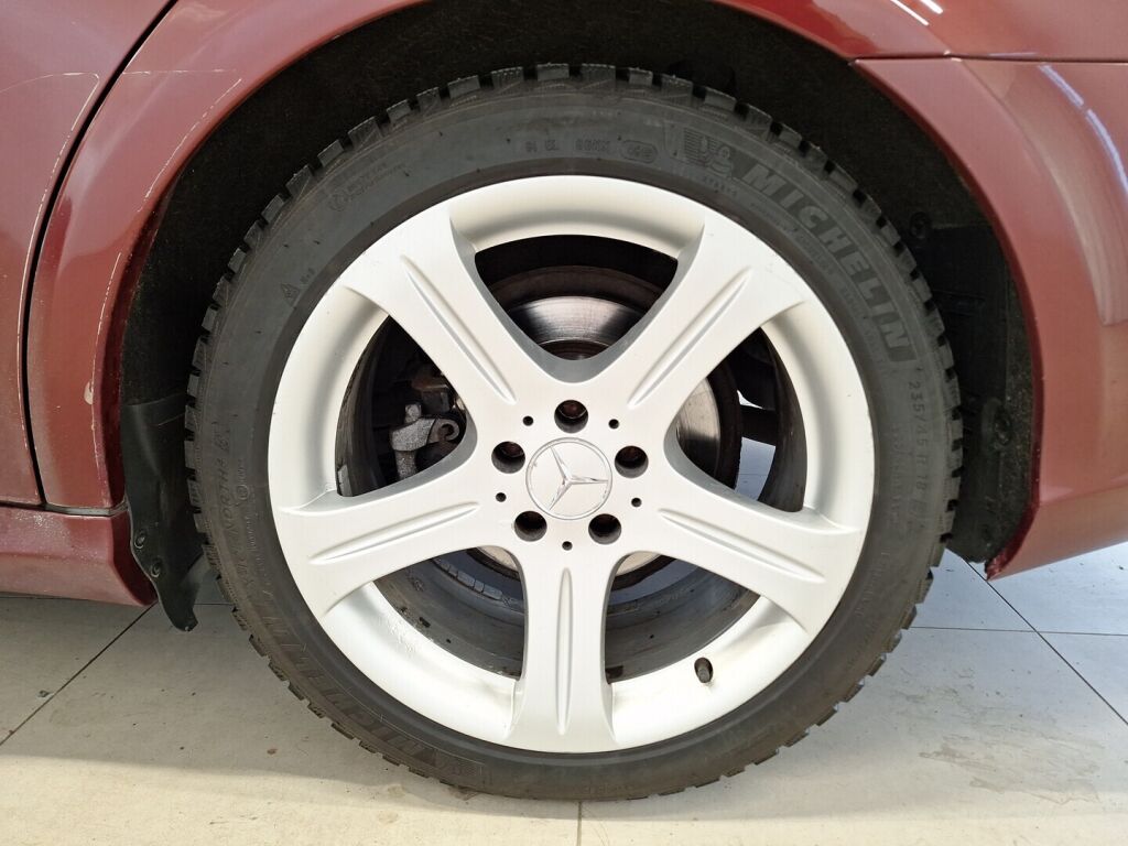 Mercedes-Benz CLS 2005 Punainen