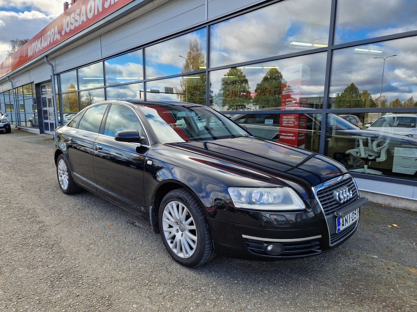 Musta Audi A6