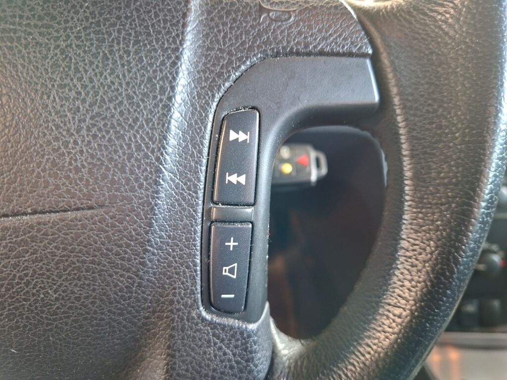 Volvo V70 2007 Harmaa