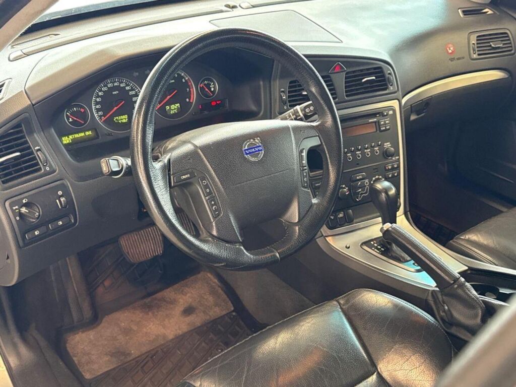 Volvo V70 2007 Harmaa