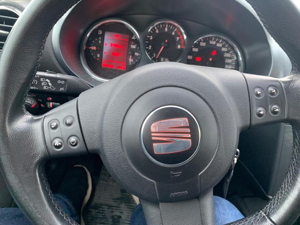 Seat Leon 2008 Keltainen