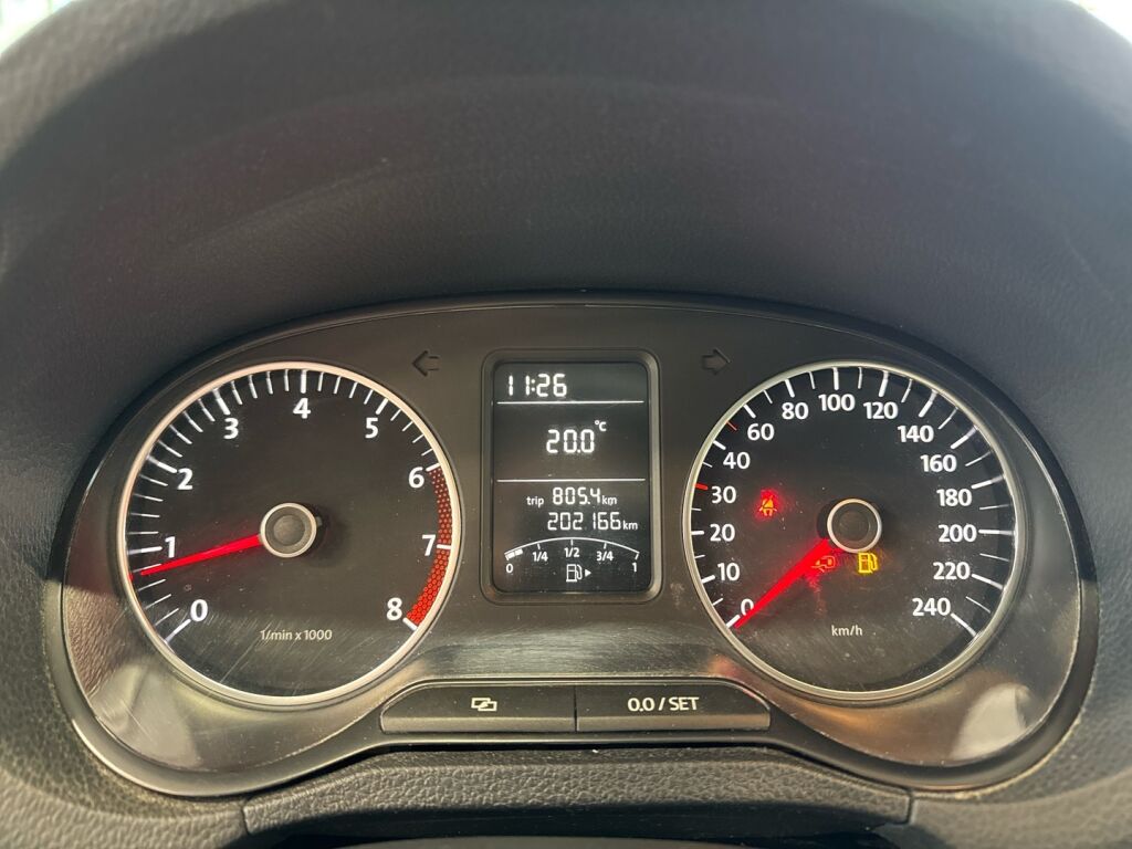 Volkswagen Polo 2009 Punainen