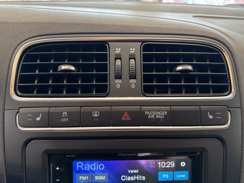 Volkswagen Polo 2009 Punainen