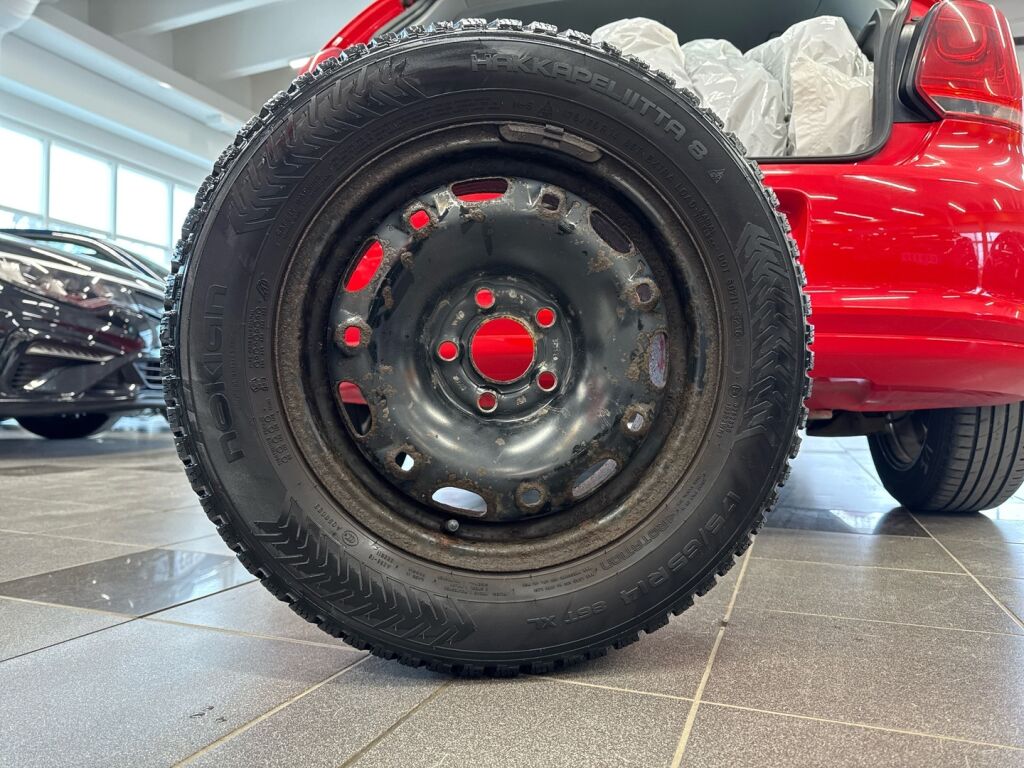 Volkswagen Polo 2009 Punainen