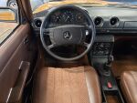Mercedes-Benz 250 1979 Ruskea (beige)