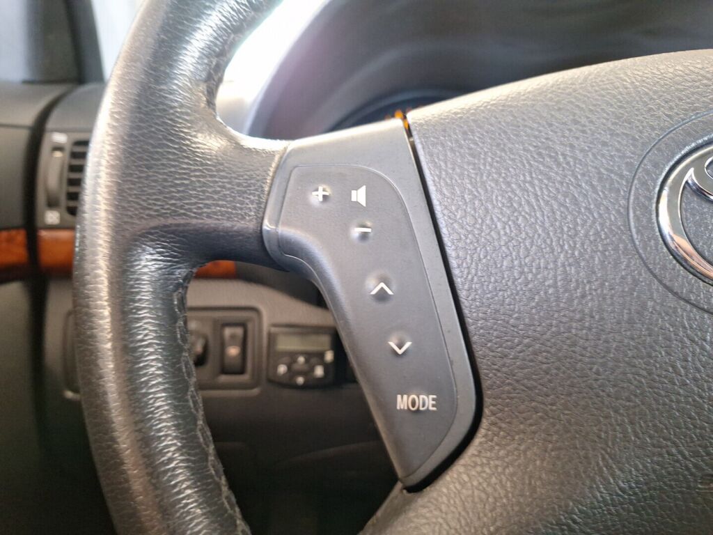 Toyota Avensis 2006 Hopea