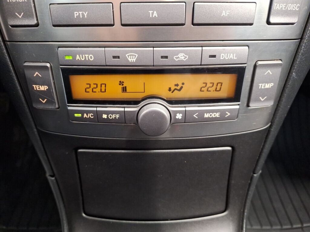 Toyota Avensis 2006 Hopea