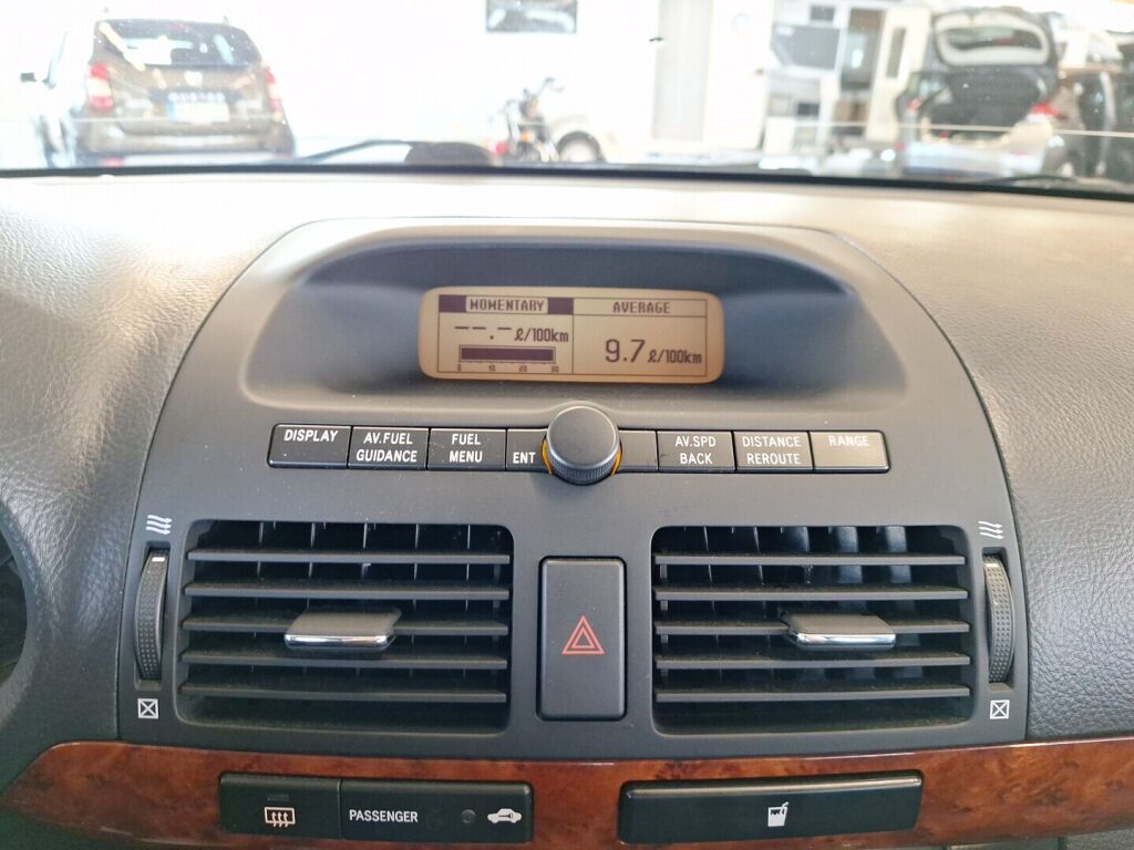 Toyota Avensis 2006 Hopea