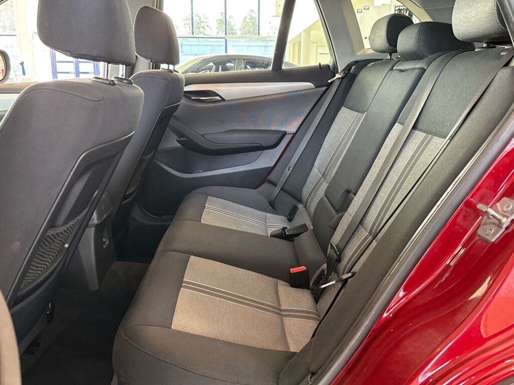 BMW X1 2009 Punainen