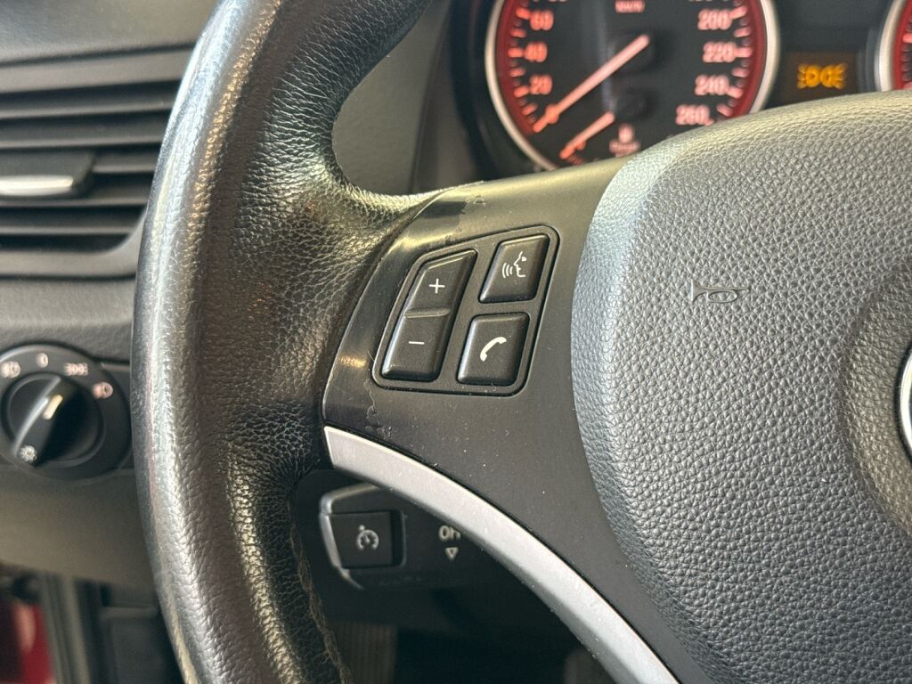 BMW X1 2009 Punainen