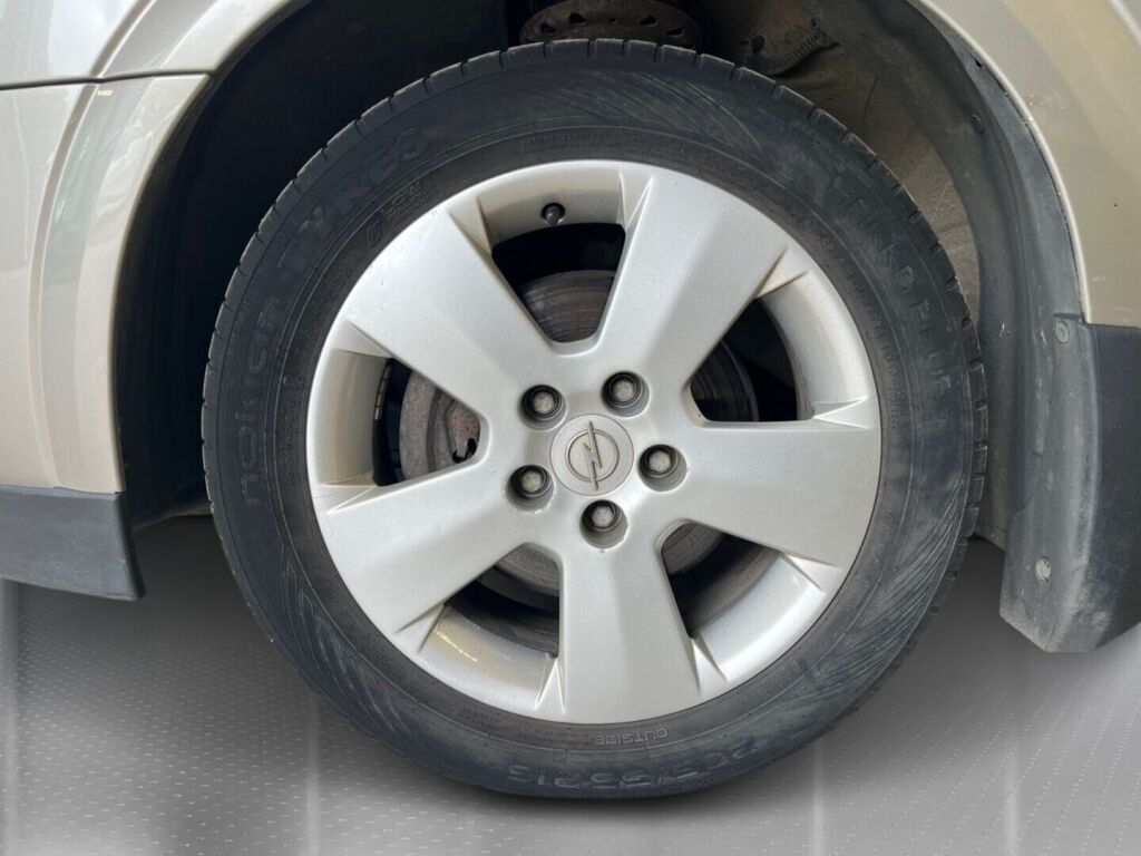 Opel Vectra 2004 Harmaa
