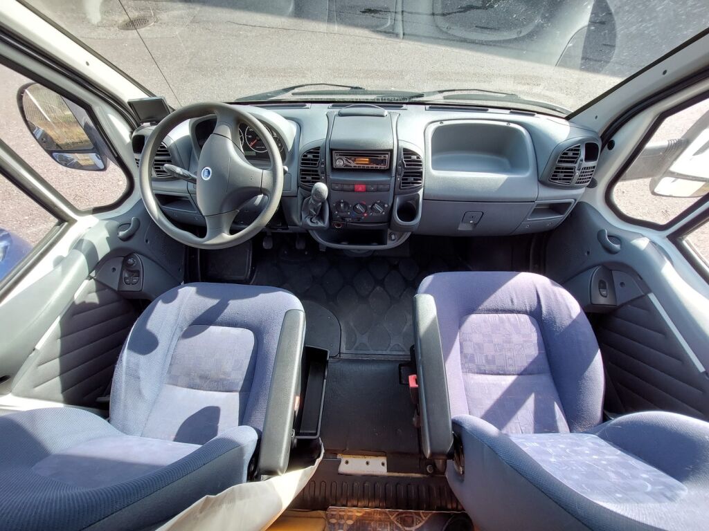 Challenger 100 2004 Valkoinen