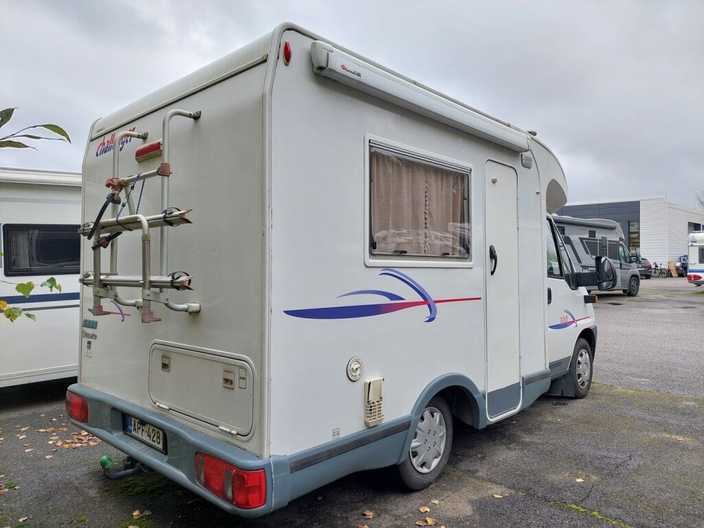 Challenger 100 2004 Valkoinen