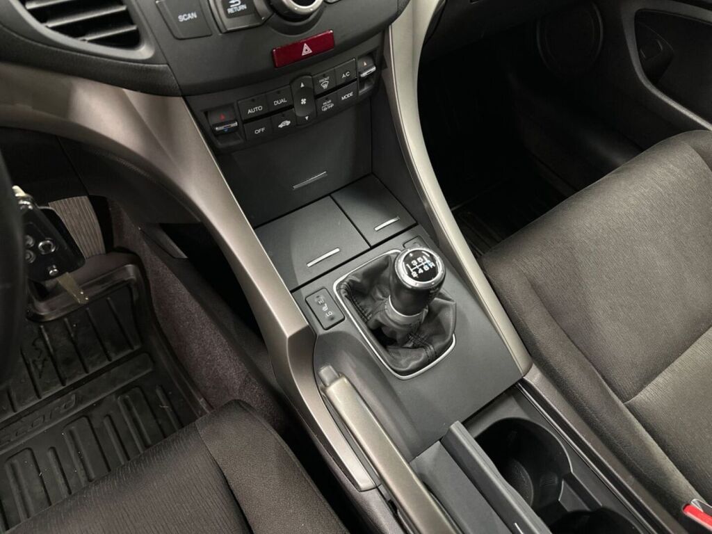 Honda Accord 2009 Musta