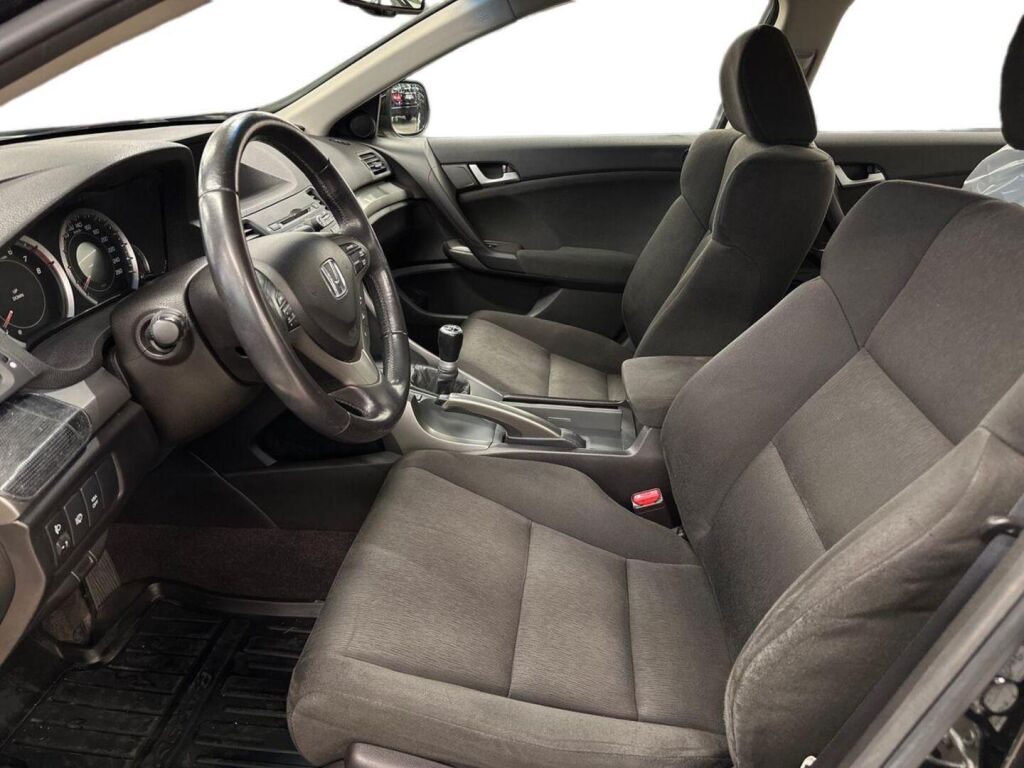 Honda Accord 2009 Musta