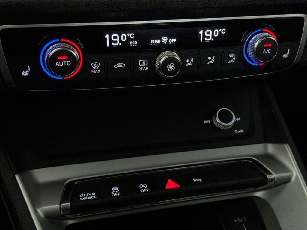 Audi Q3 2020 Valkoinen