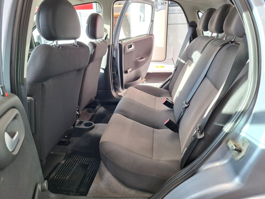 Opel Corsa 2005 Hopea