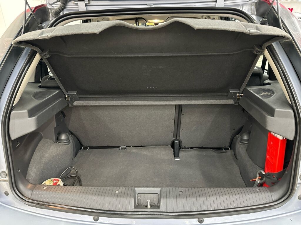 Opel Corsa 2005 Hopea