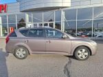 Kia Ceed 2009 Ruskea (beige)