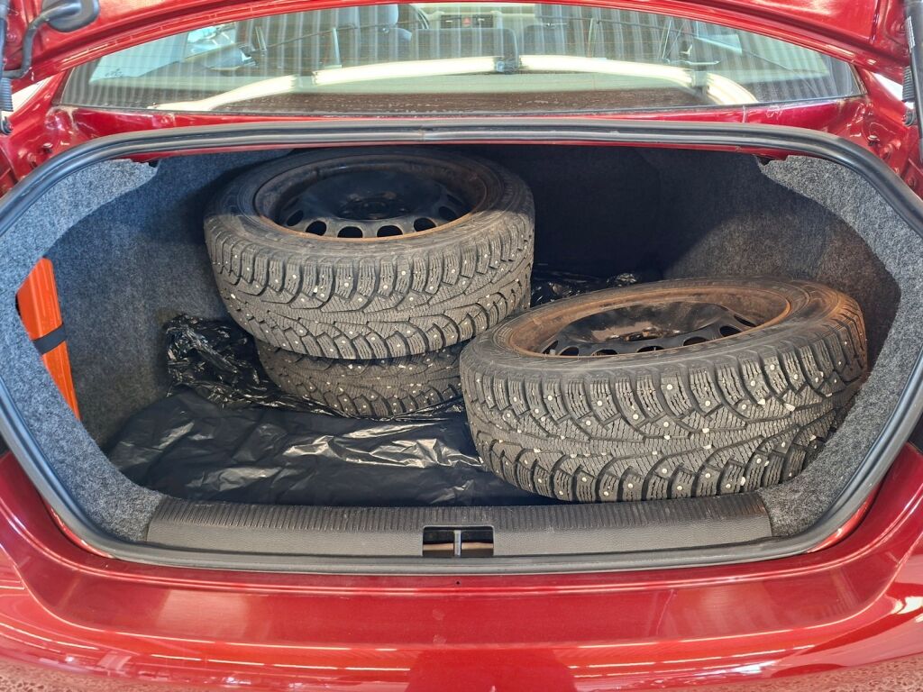 Volkswagen Jetta 2009 Punainen