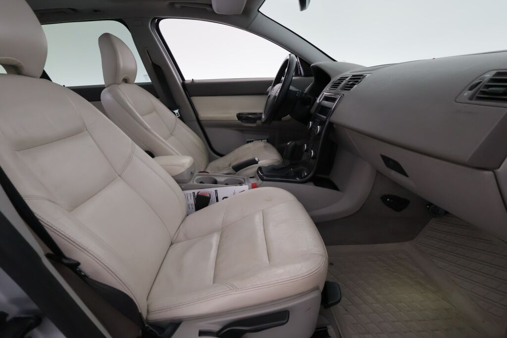 Volvo V50 2004 Harmaa