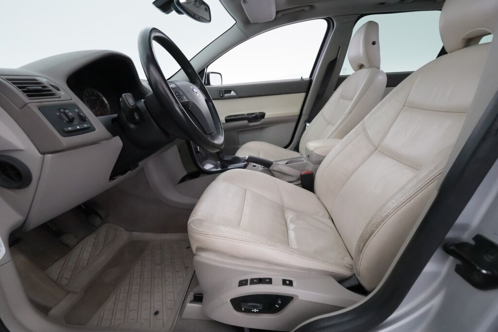 Volvo V50 2004 Harmaa