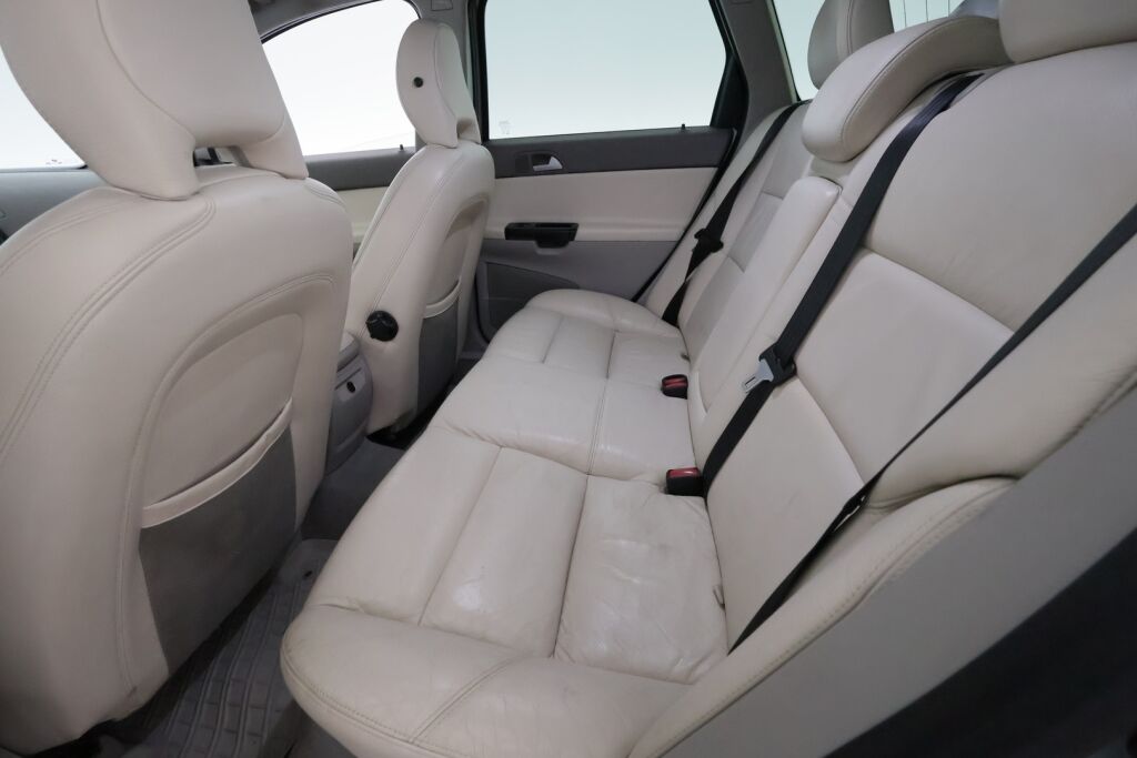 Volvo V50 2004 Harmaa