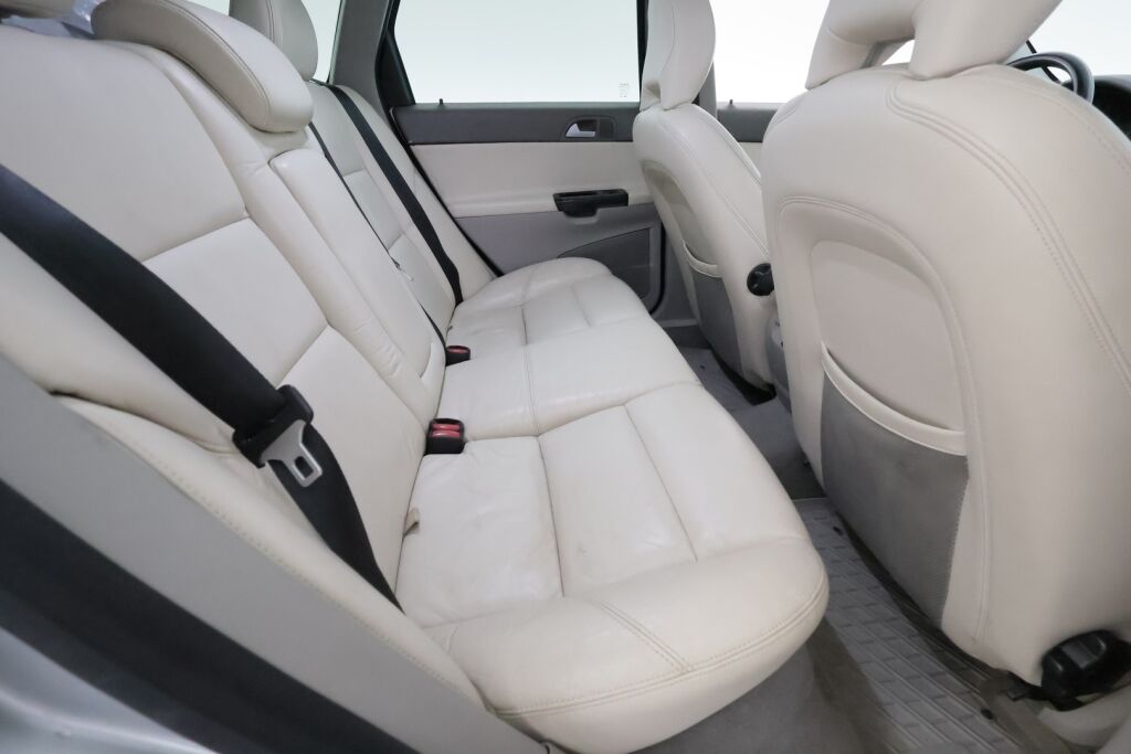 Volvo V50 2004 Harmaa