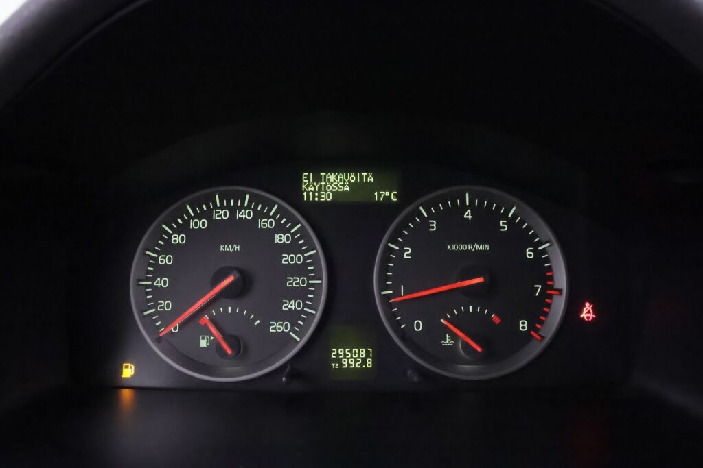 Volvo V50 2004 Harmaa