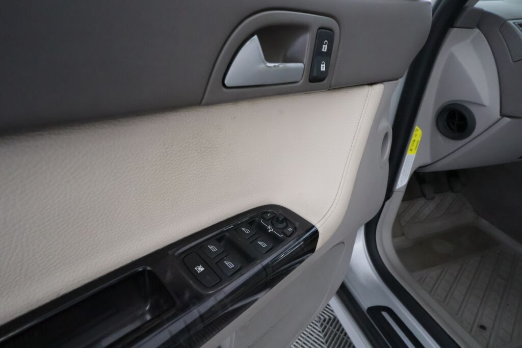 Volvo V50 2004 Harmaa