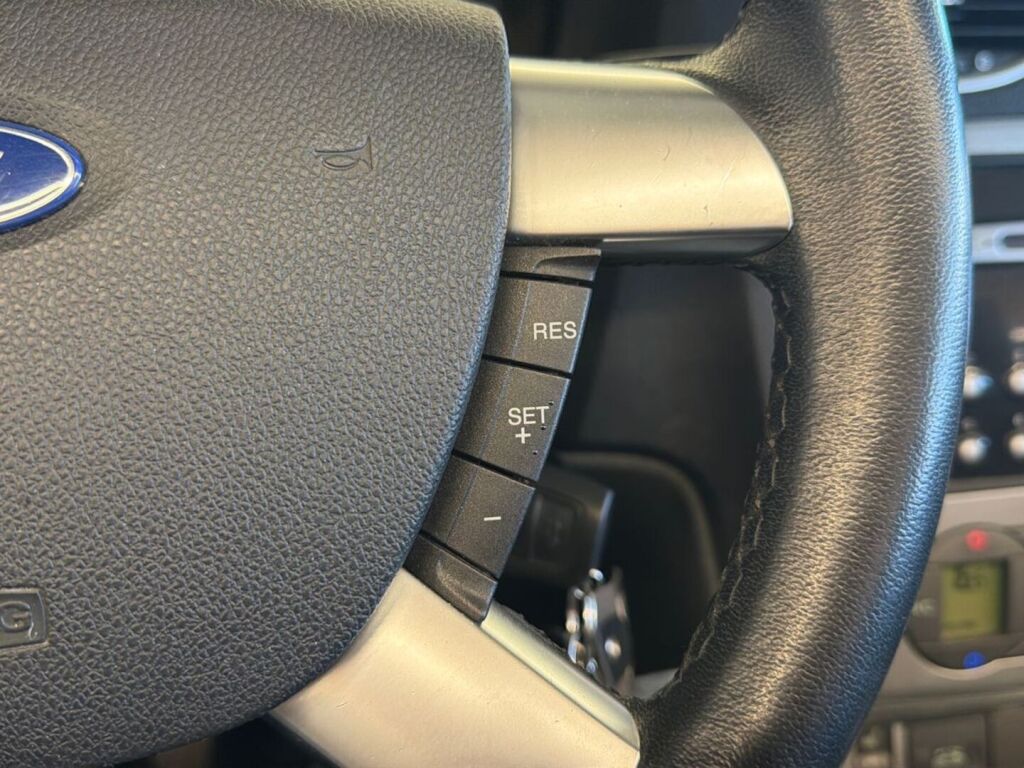 Ford Focus 2007 Punainen