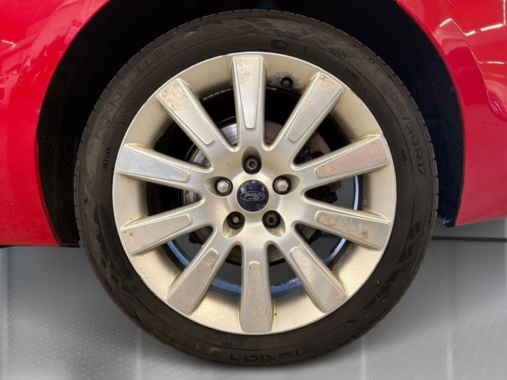Ford Focus 2007 Punainen