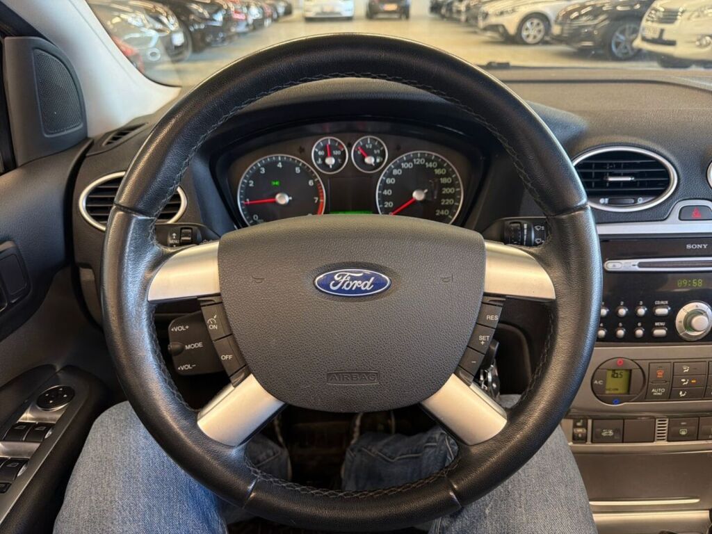 Ford Focus 2007 Punainen