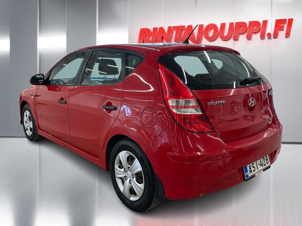 Hyundai i30 2011 Punainen