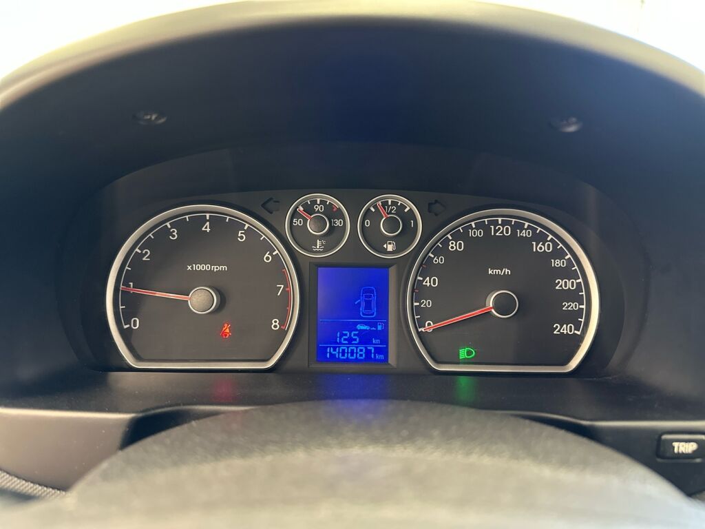 Hyundai i30 2011 Punainen