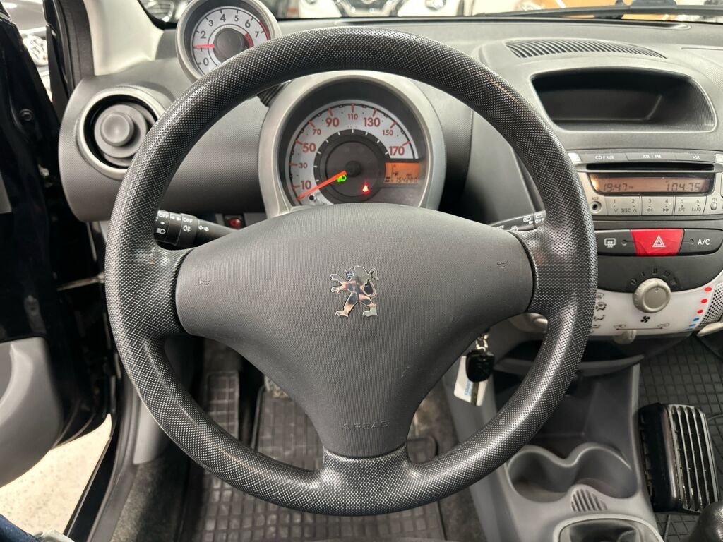 Peugeot 107 2009 Musta