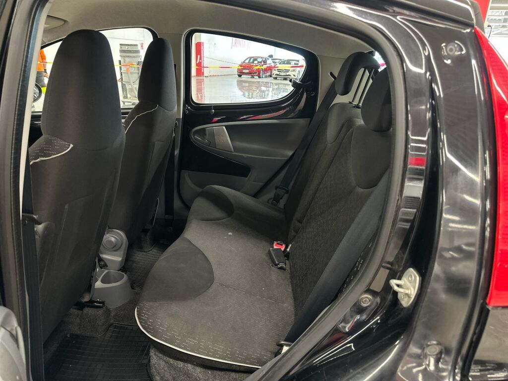 Peugeot 107 2009 Musta