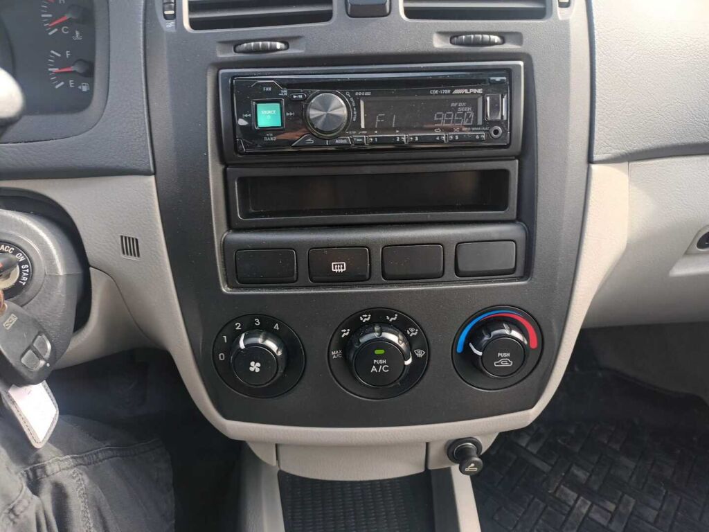 Kia Cerato 2005 Harmaa