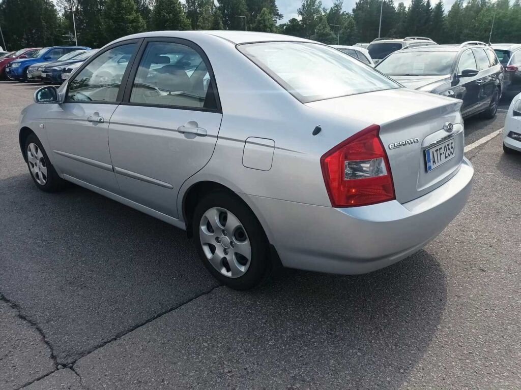 Kia Cerato 2005 Harmaa