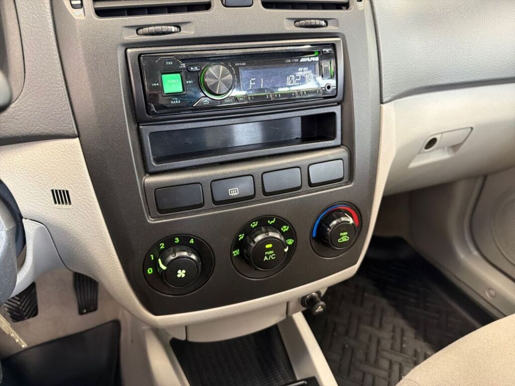 Kia Cerato 2005 Harmaa