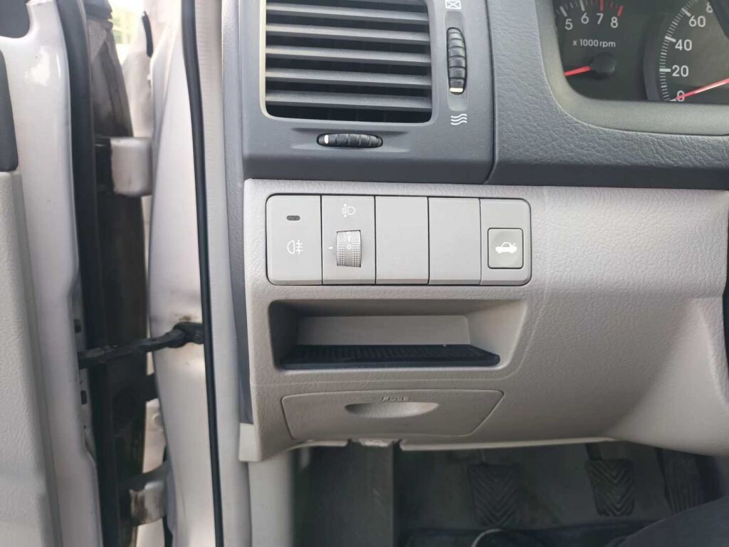 Kia Cerato 2005 Harmaa